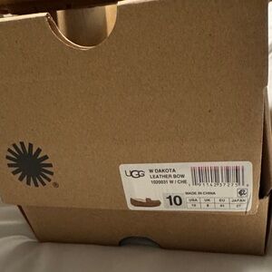 UGG Dakota Leather Bow Moccasins - Chestnut